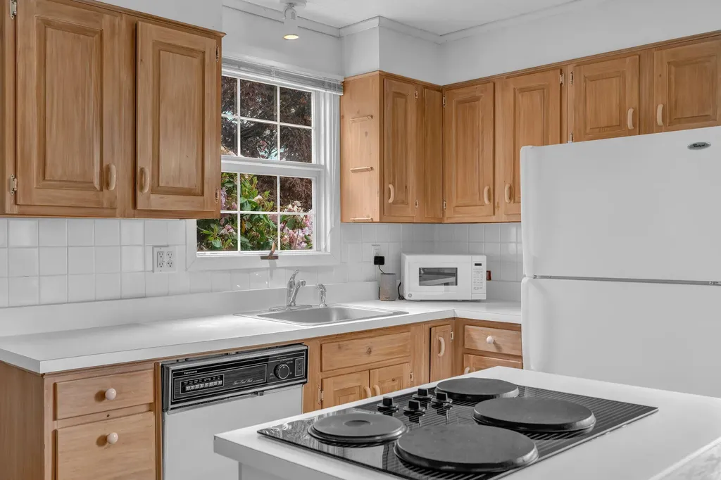 247 Island Road South Thomaston ME 04858