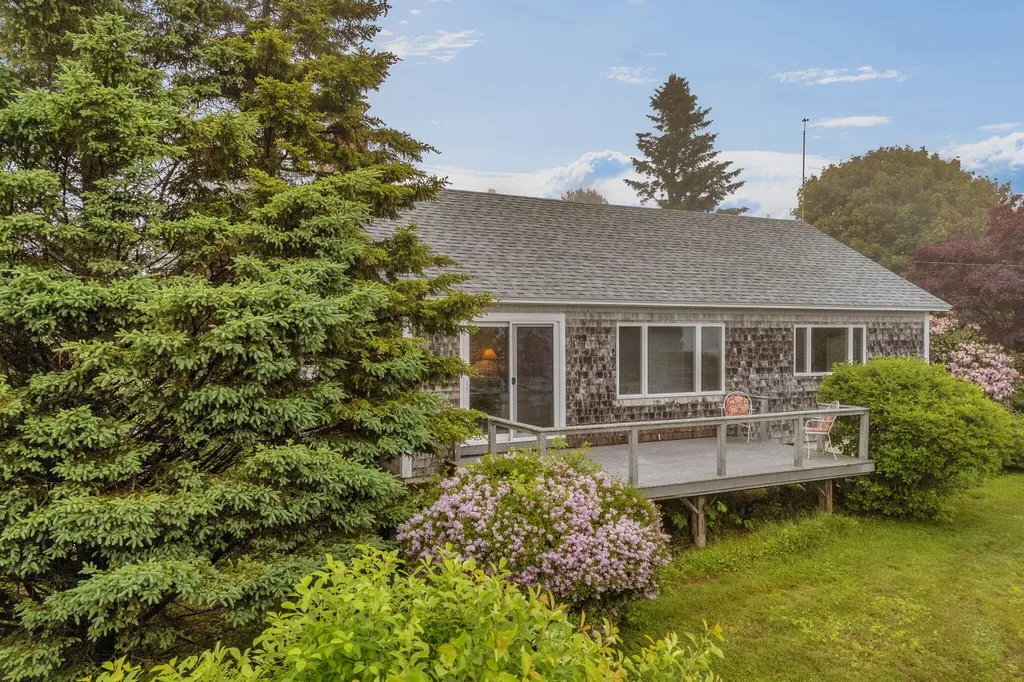 247 Island Road South Thomaston ME 04858