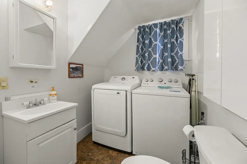 192 Brunswick Avenue Gardiner ME 04345