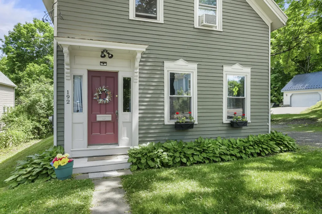 192 Brunswick Avenue Gardiner ME 04345