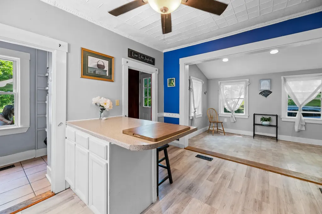 192 Brunswick Avenue Gardiner ME 04345