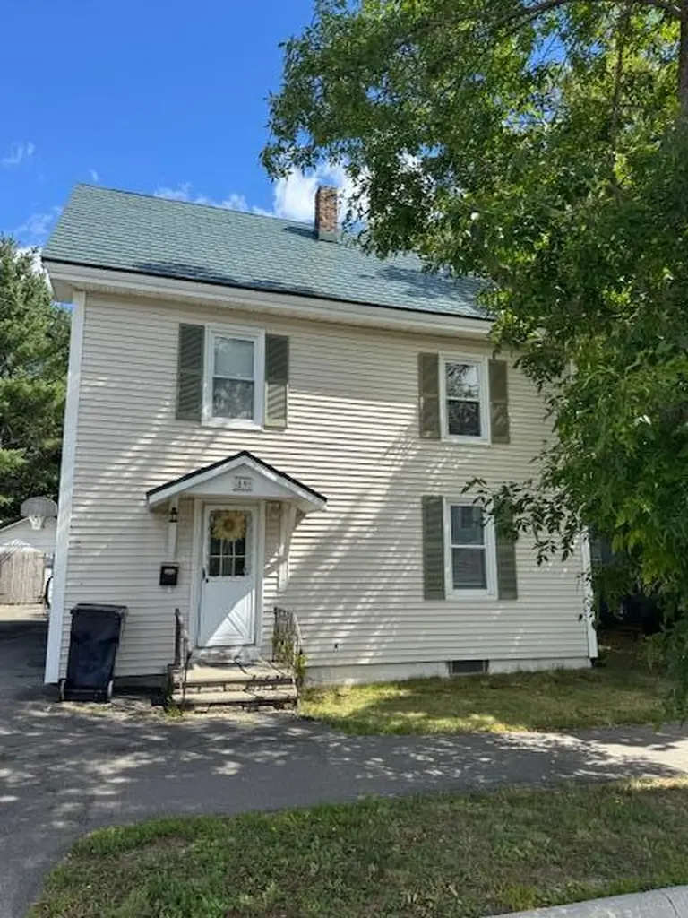 89 Larkin Street Bangor ME 04401