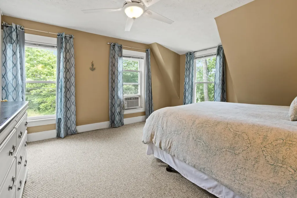 77 Ocean Avenue Old Orchard Beach ME 04064