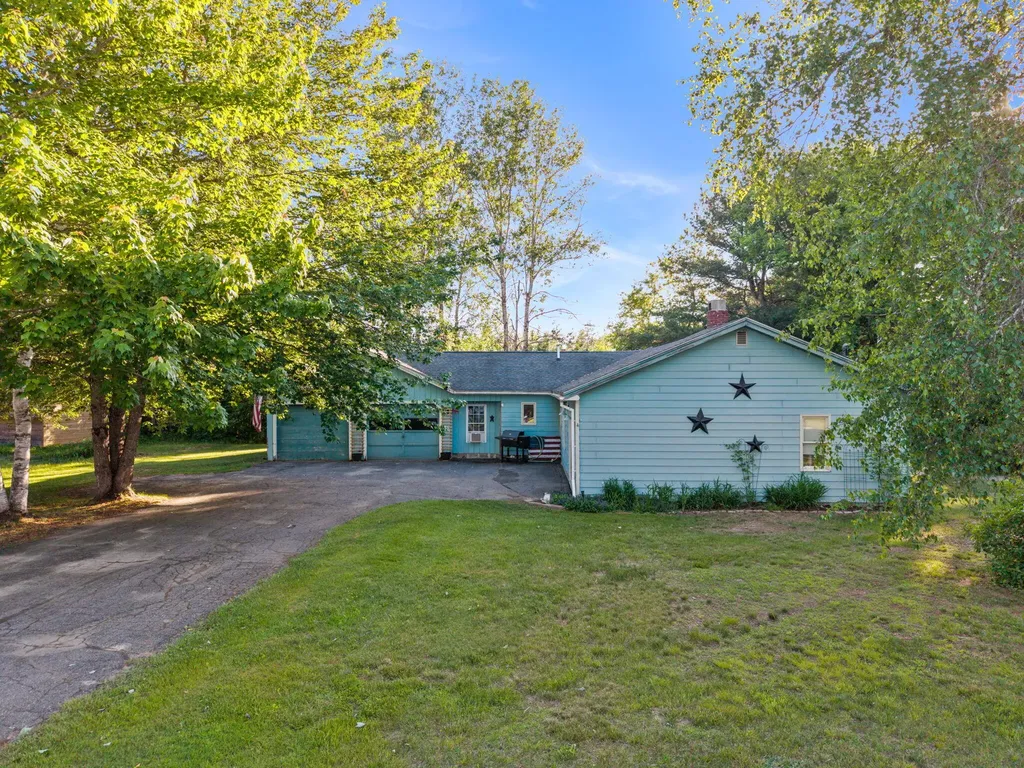 4 Mann Street Howland ME 04448