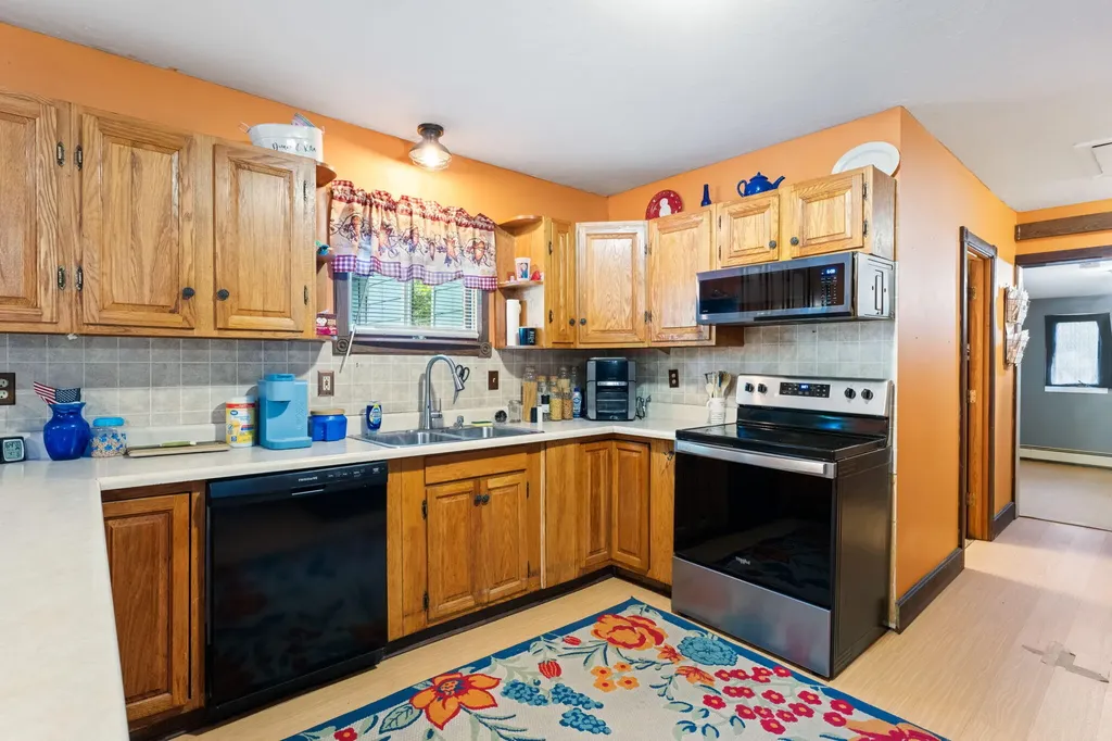 4 Mann Street Howland ME 04448