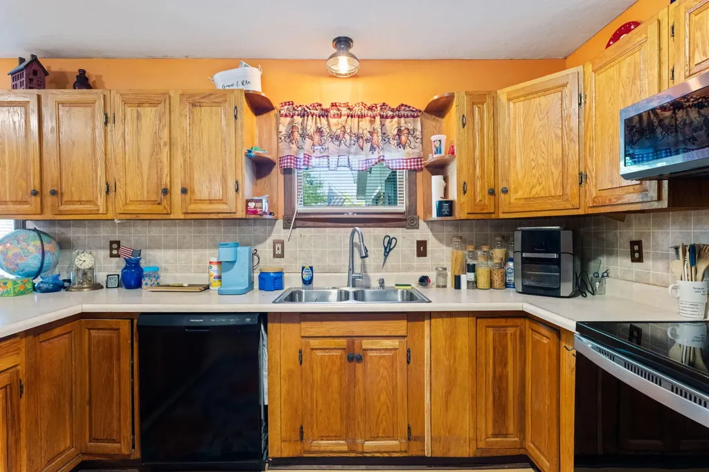 4 Mann Street Howland ME 04448