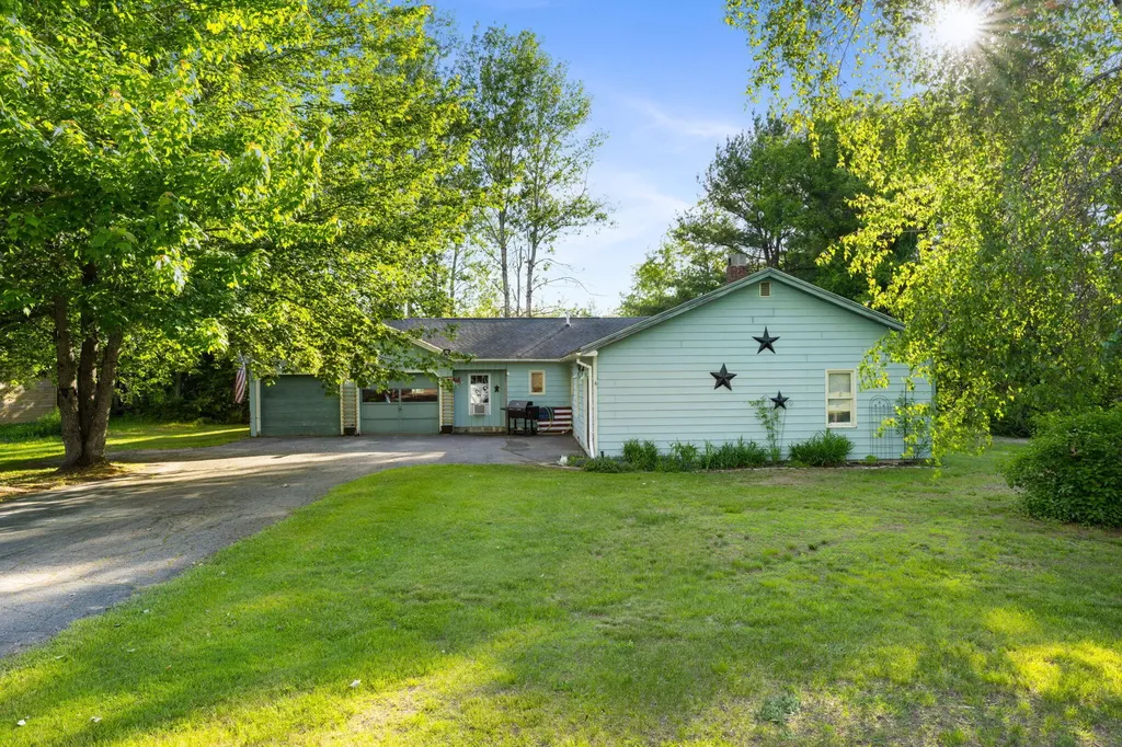 4 Mann Street Howland ME 04448