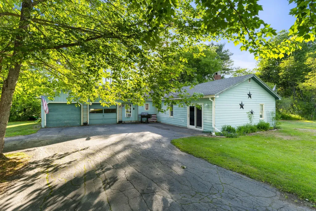 4 Mann Street Howland ME 04448