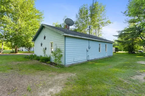 4 Mann Street Howland ME 04448