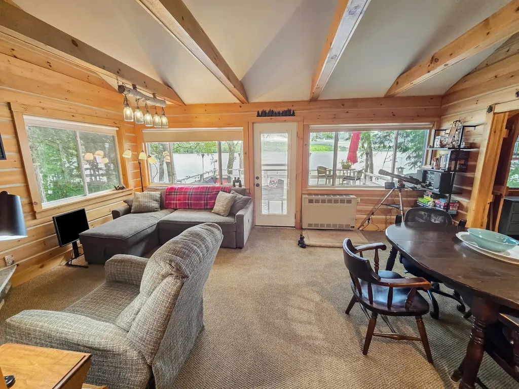 27 Loon Lane Palmyra ME 04965