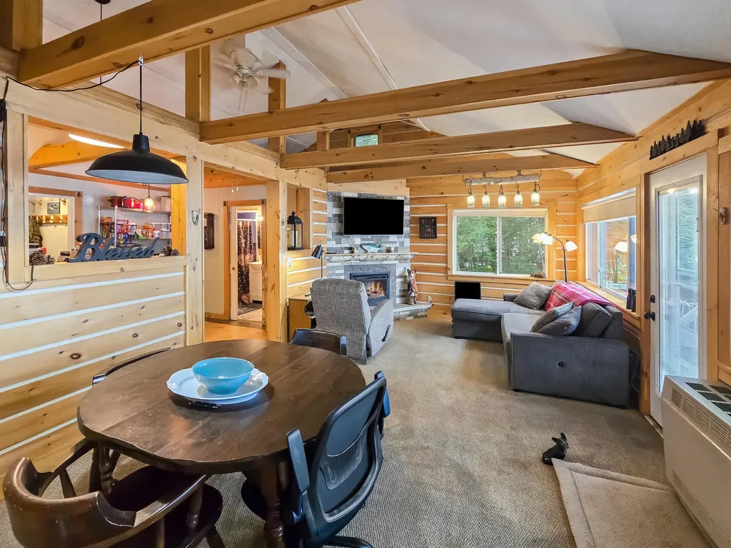 27 Loon Lane Palmyra ME 04965