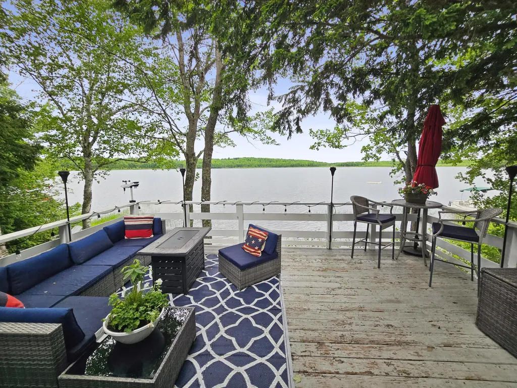 27 Loon Lane Palmyra ME 04965