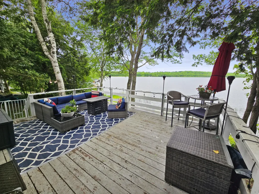 27 Loon Lane Palmyra ME 04965