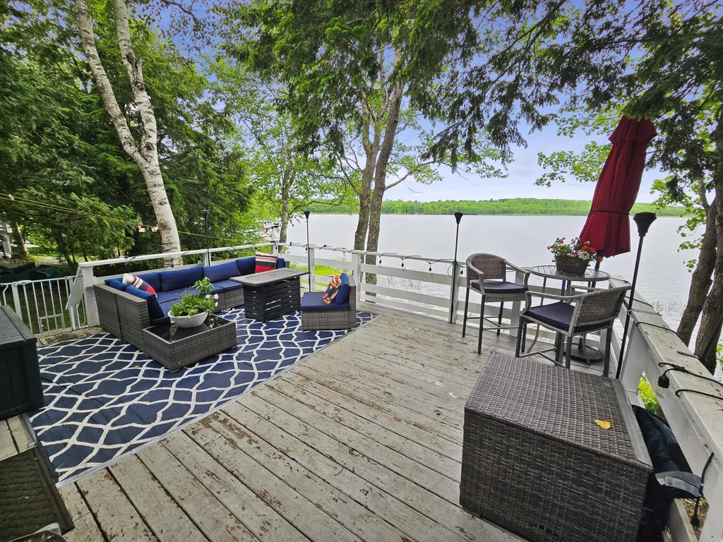 27 Loon Lane Palmyra ME 04965