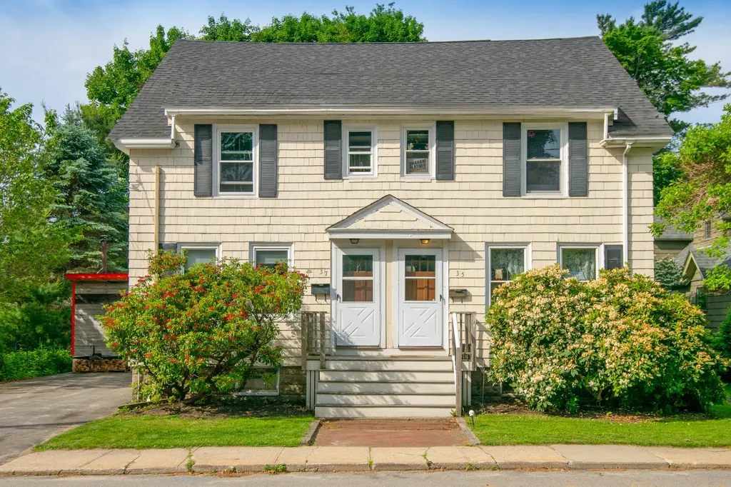 35-37 Warren Avenue Cape Elizabeth ME 04107
