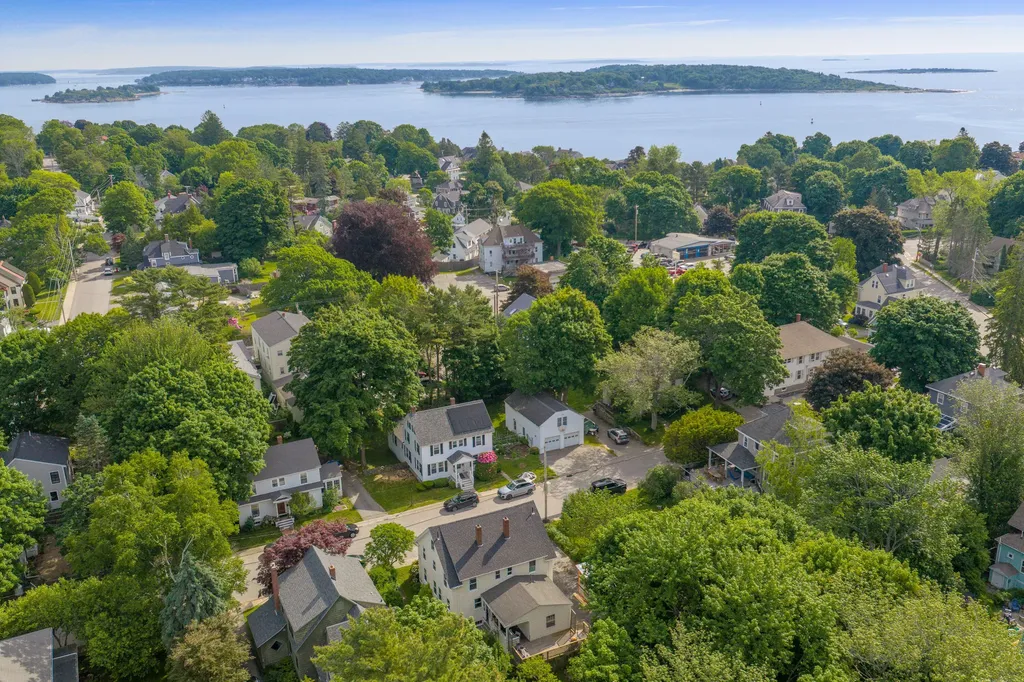 35-37 Warren Avenue Cape Elizabeth ME 04107
