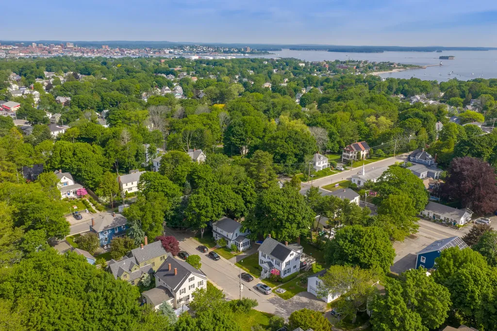 35-37 Warren Avenue Cape Elizabeth ME 04107