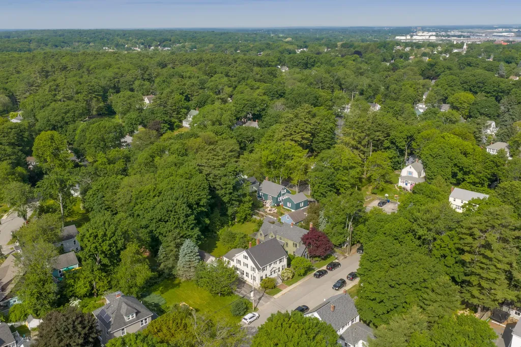 35-37 Warren Avenue Cape Elizabeth ME 04107