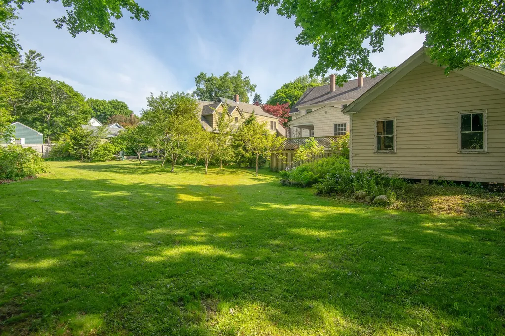 35-37 Warren Avenue Cape Elizabeth ME 04107