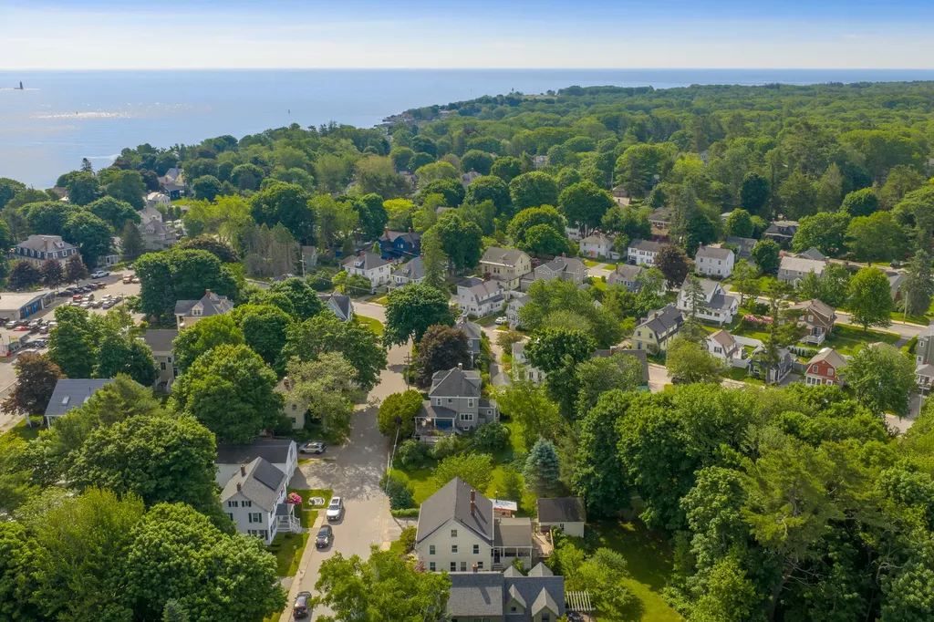 35-37 Warren Avenue Cape Elizabeth ME 04107