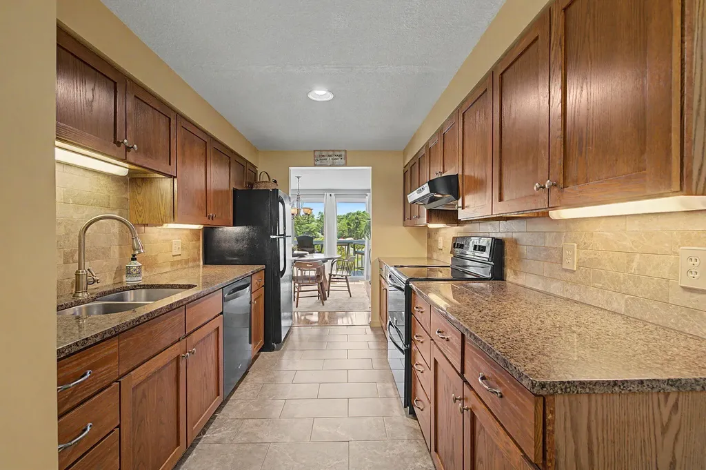 23 Clifford Road Naples ME 04055