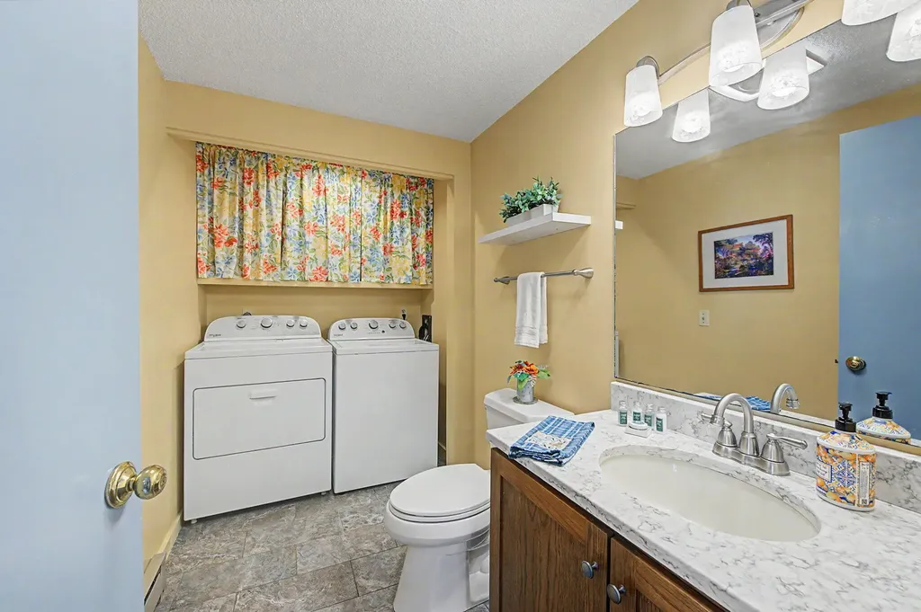 23 Clifford Road Naples ME 04055