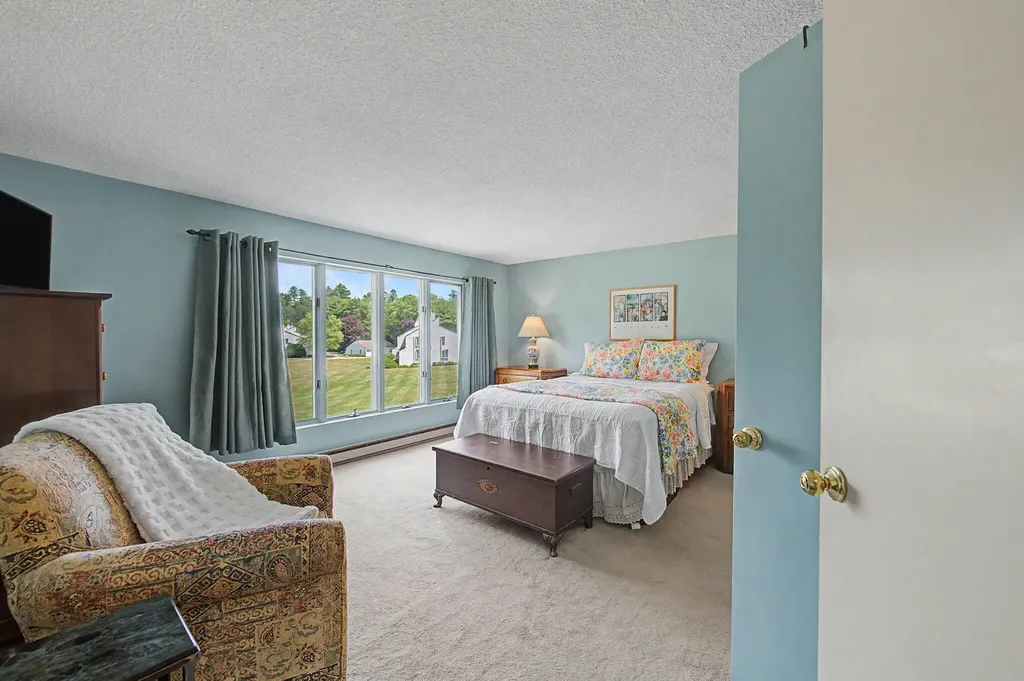23 Clifford Road Naples ME 04055