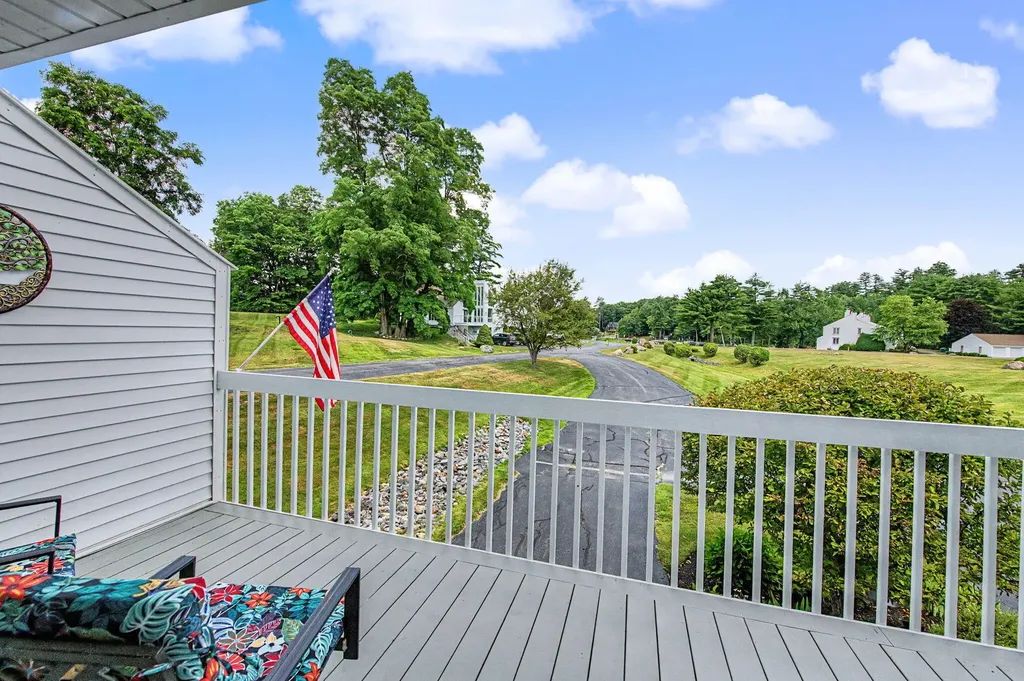 23 Clifford Road Naples ME 04055