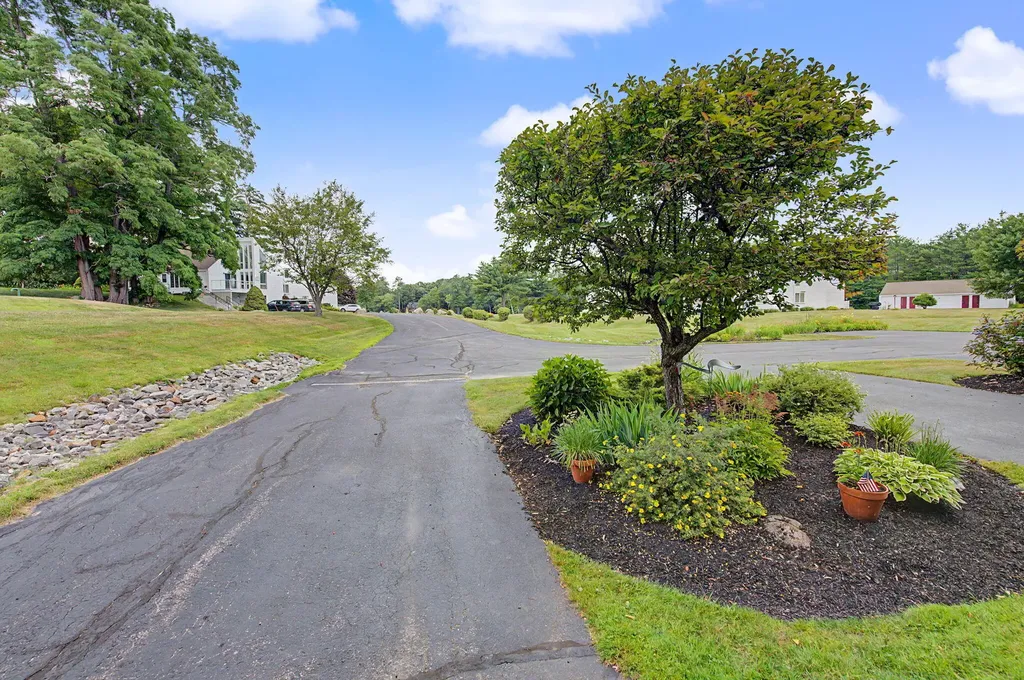 23 Clifford Road Naples ME 04055