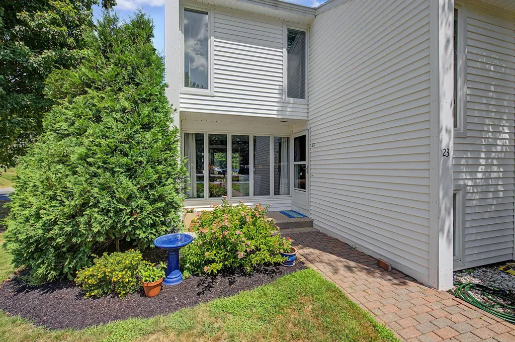 23 Clifford Road Naples ME 04055
