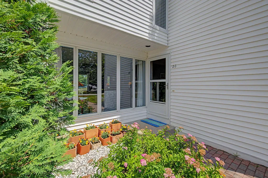 23 Clifford Road Naples ME 04055