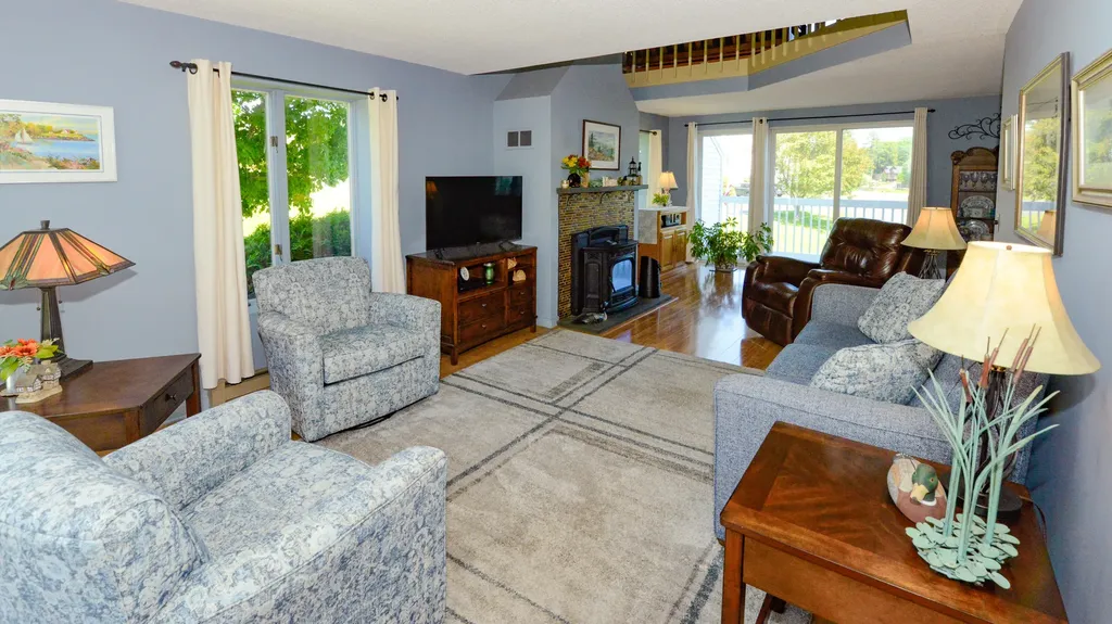 23 Clifford Road Naples ME 04055