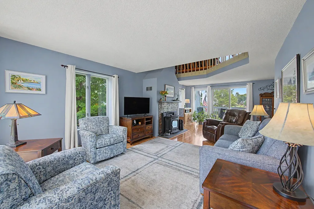 23 Clifford Road Naples ME 04055