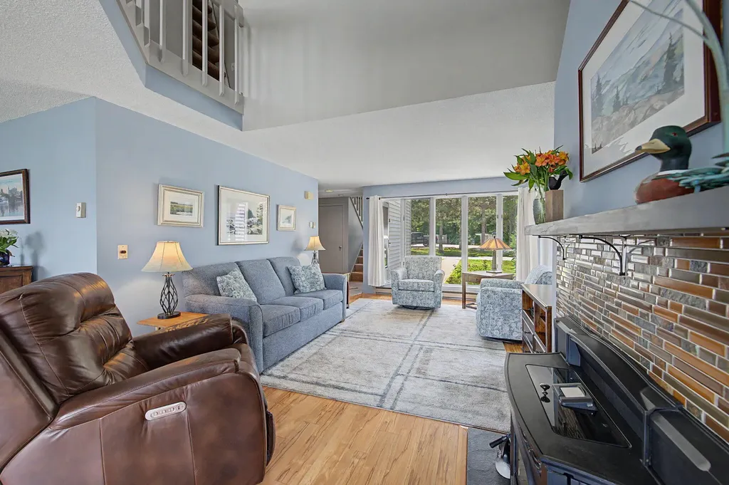 23 Clifford Road Naples ME 04055
