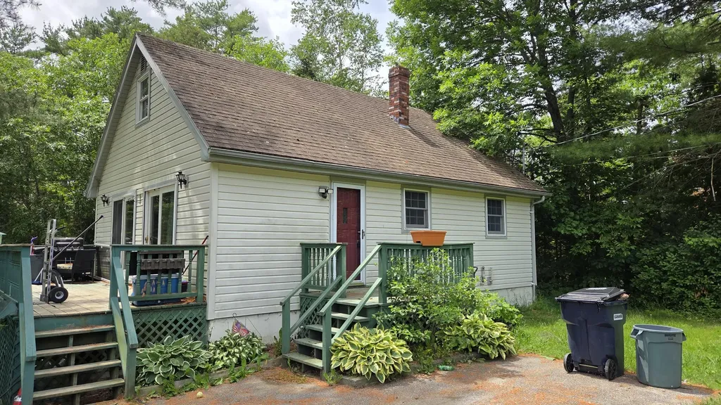 689 Airline Road Clifton ME 04428