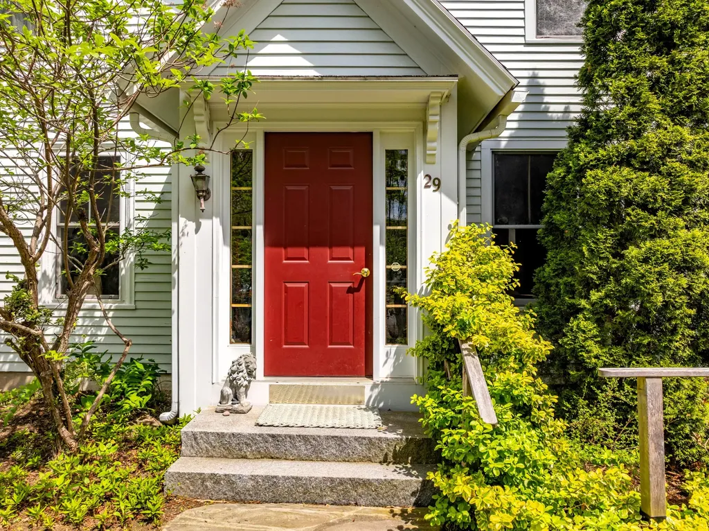 29 Spruce Rockport ME 04856