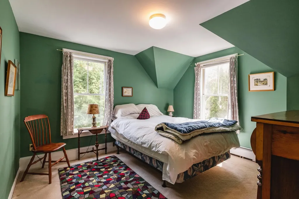 29 Spruce Rockport ME 04856