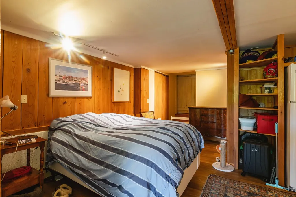 29 Spruce Rockport ME 04856