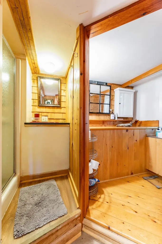 29 Spruce Rockport ME 04856