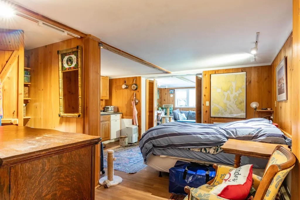 29 Spruce Rockport ME 04856