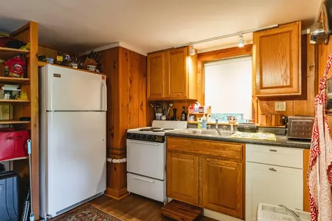 29 Spruce Rockport ME 04856