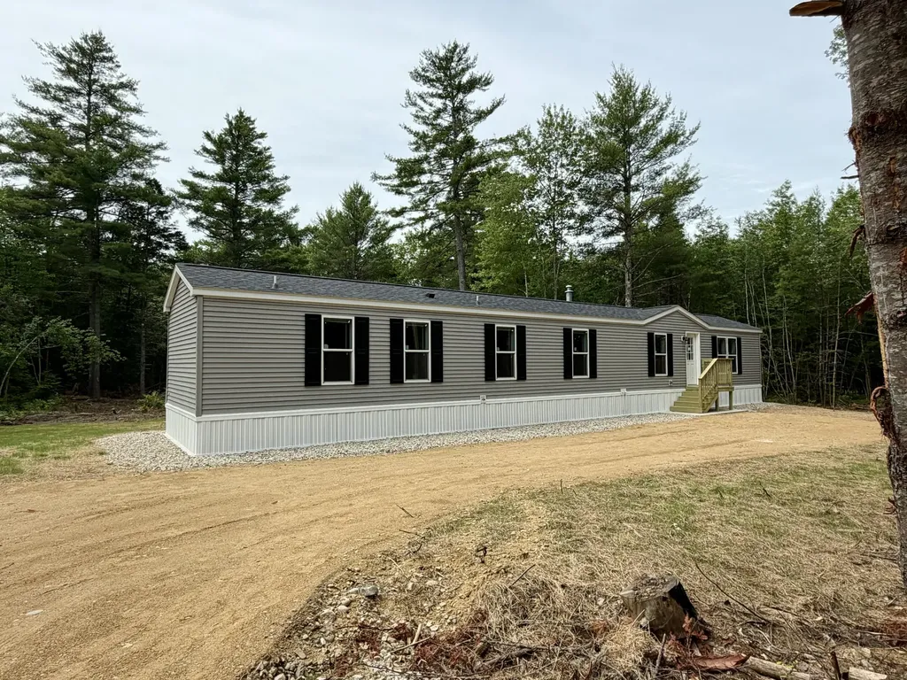13 Mayflower Lane Lebanon ME 04027