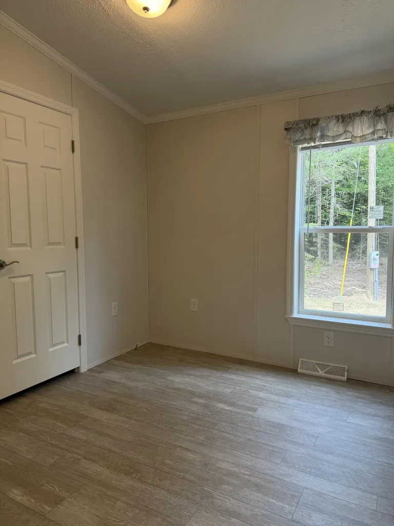 13 Mayflower Lane Lebanon ME 04027