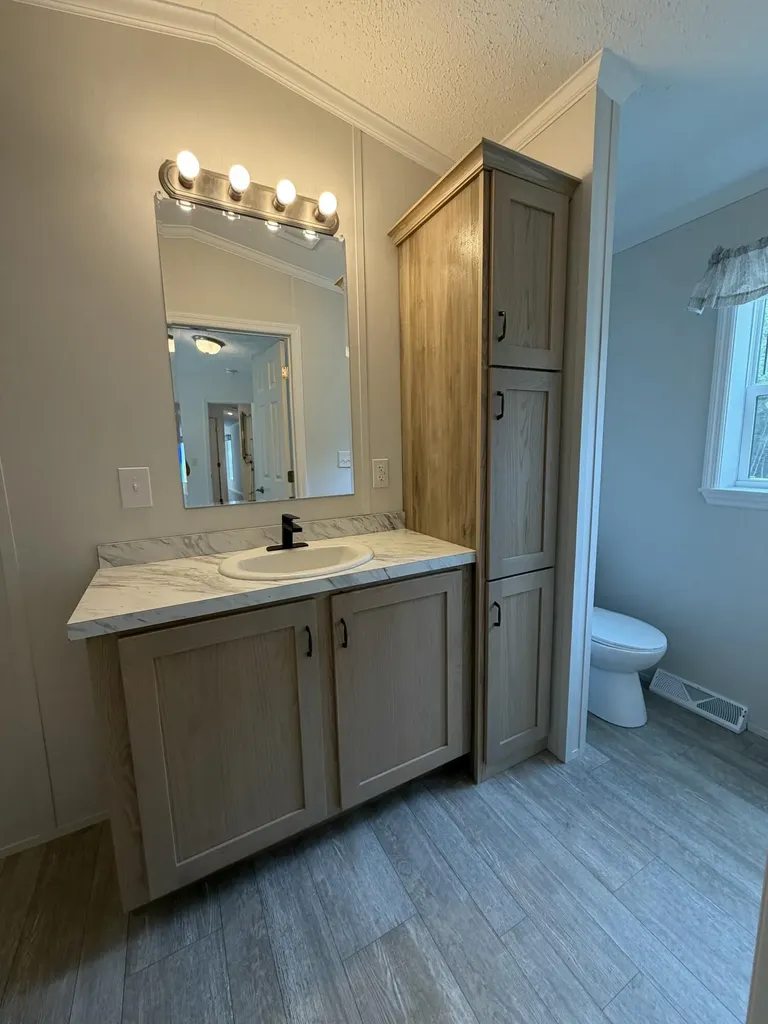 13 Mayflower Lane Lebanon ME 04027