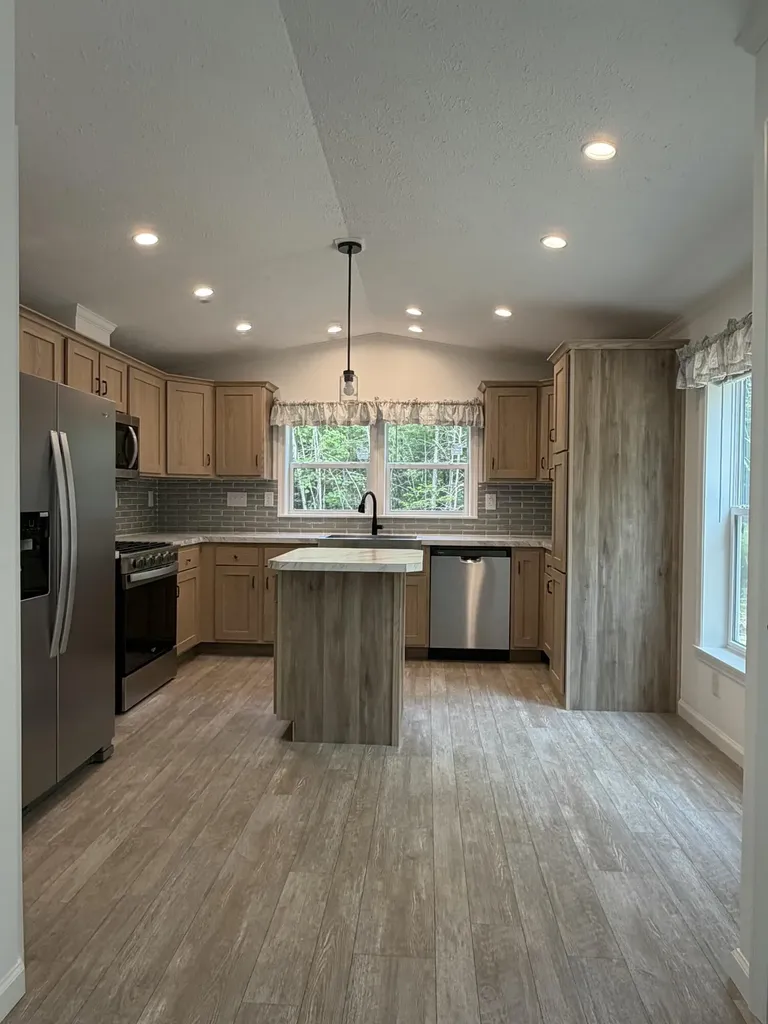 13 Mayflower Lane Lebanon ME 04027