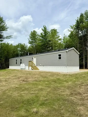 13 Mayflower Lane Lebanon ME 04027