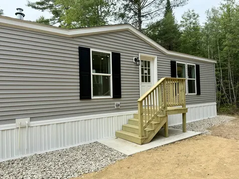 13 Mayflower Lane Lebanon ME 04027
