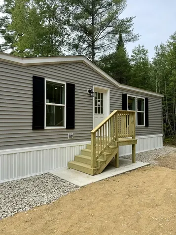13 Mayflower Lane Lebanon ME 04027