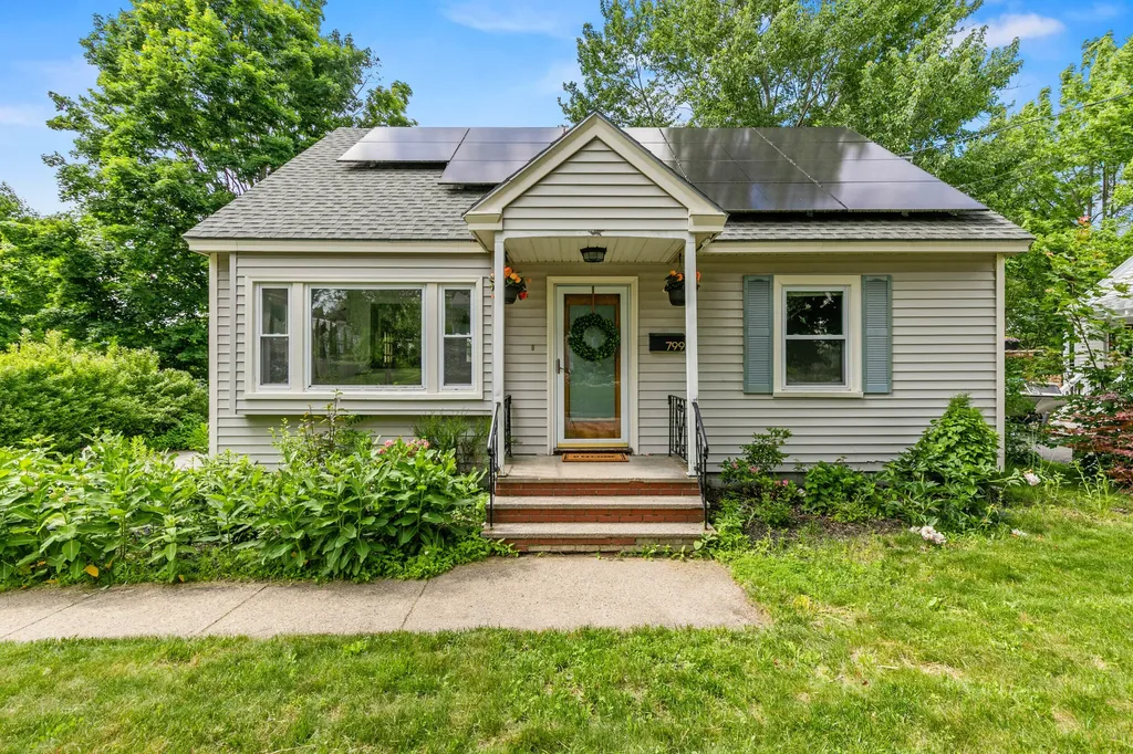 South Portland ME, 799 Highland Avenue