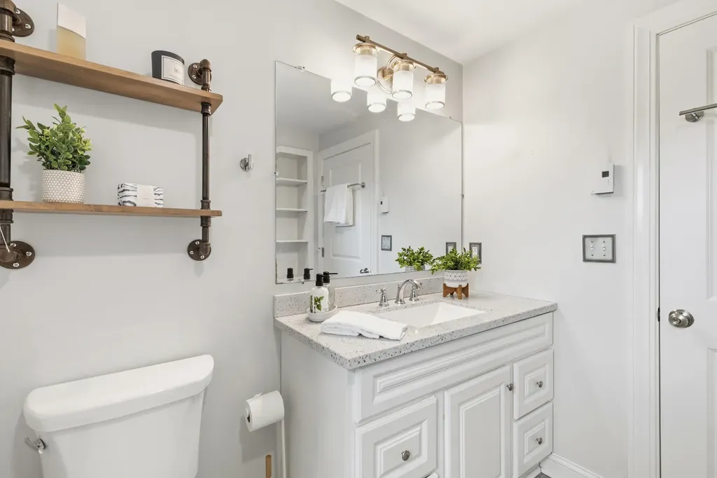 799 Highland Avenue South Portland ME 04106